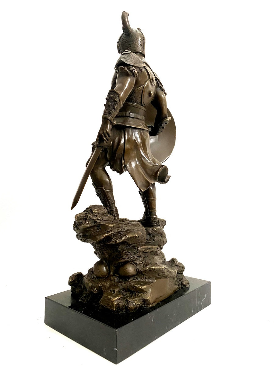 Bronzefigur Bronze Wikinger mit Schwert und Totenkopf Schild auf Marmorplatte