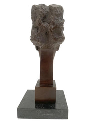 Bronzeskulptur Frauenkopf – rückwärtige Ansicht mit modelliertem Haar