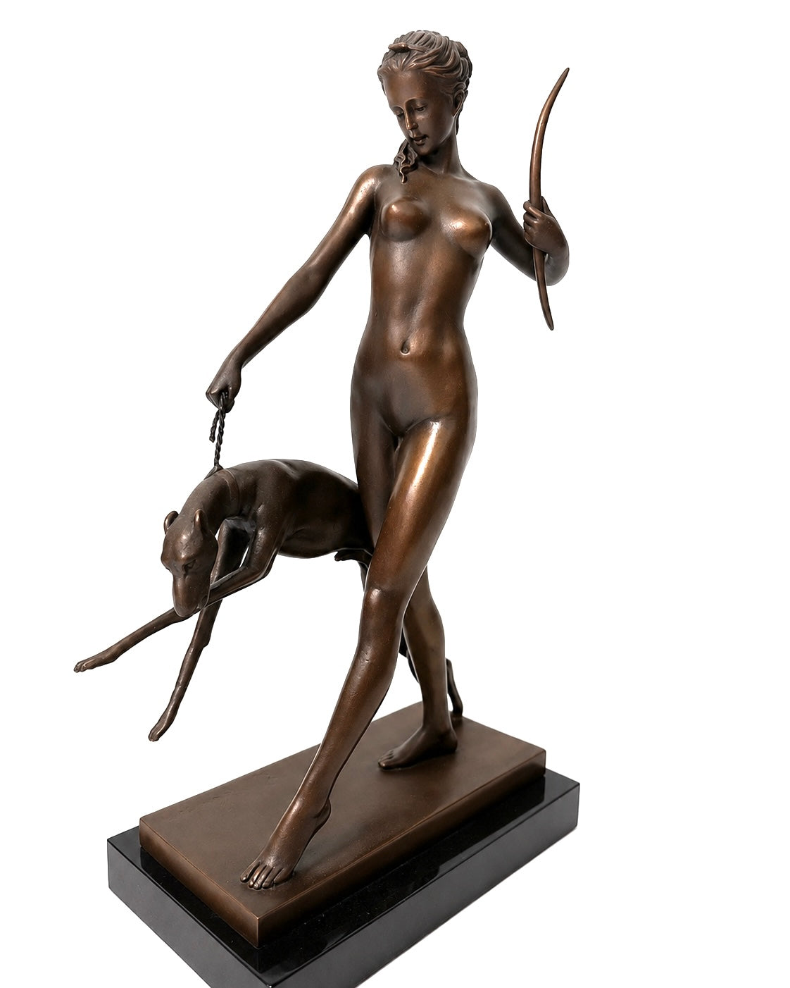 Diana Jagdgöttin aus Bronze nach Edward McCartan mit Jagdhund auf Marmorsockel – Gesamtansicht