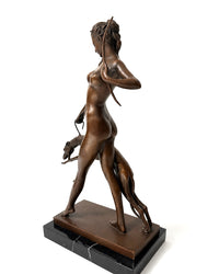 Diana Bronzeskulptur nach McCartan mit Jagdhund – rückwärtige Seitenansicht