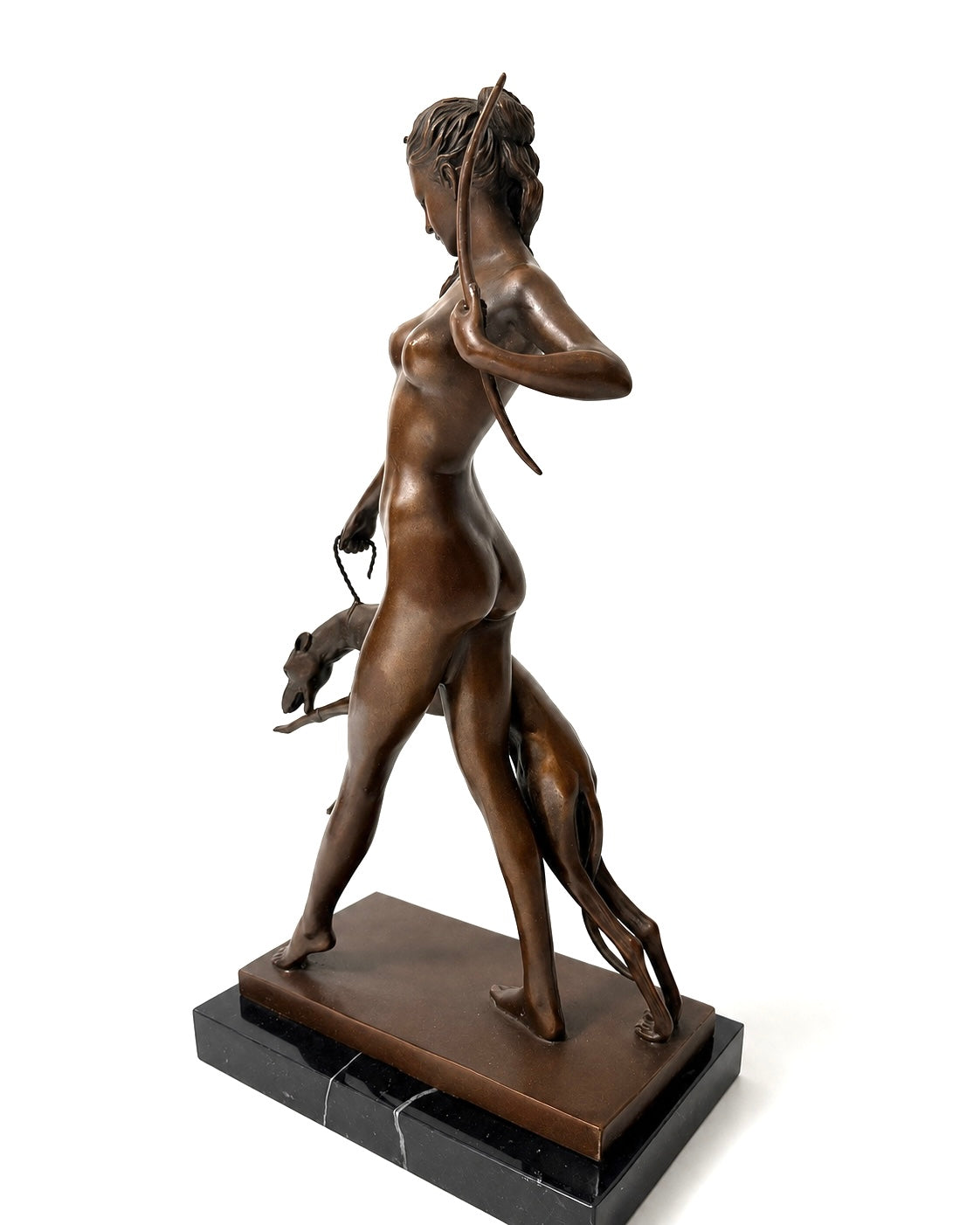 Diana Bronzeskulptur nach McCartan mit Jagdhund – rückwärtige Seitenansicht
