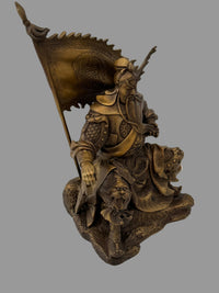 Guan Yu Figur aus Bronze – gegenüberliegende Seitenansicht mit detailreicher Rüstung