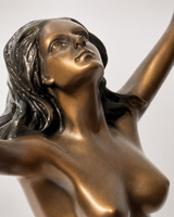 Raymondo Bronzeskulptur Frauenakt – Detailaufnahme von Gesicht, Haar und Oberkörper