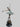 Bronze Tänzerin im Jugendstil mit zweifarbiger Patina und Marmorsockel – Gesamtansicht von vorn