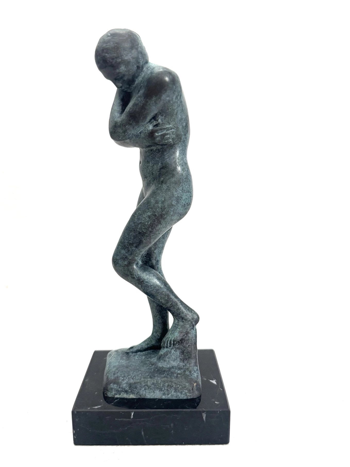 Bronzeskulptur Eva – seitliche Ansicht der weiblichen Aktfigur