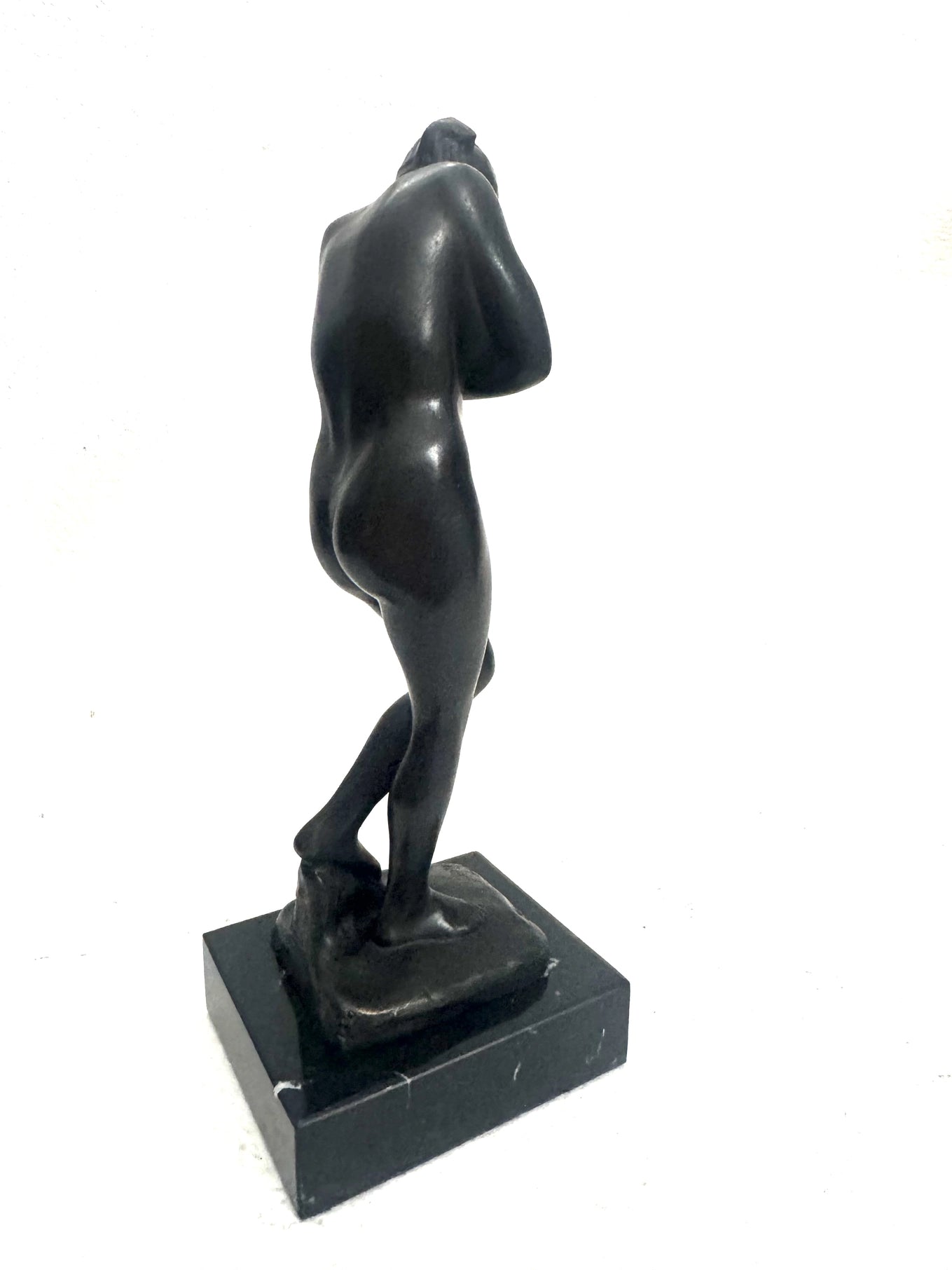 Rodin Bronzefigur Eva – rückseitige schräge Ansicht der Akt Skulptur