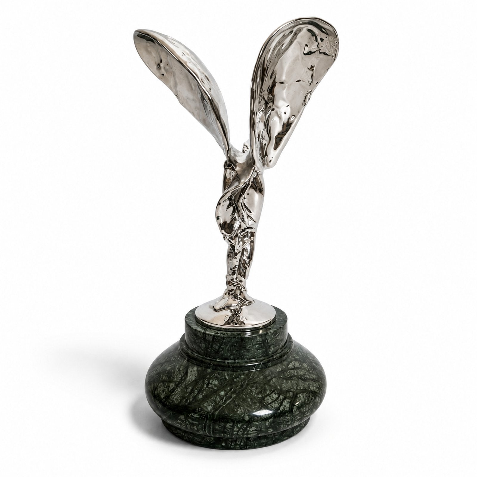 Spirit of Ecstasy Bronzeskulptur – rückseitige Gesamtansicht auf Marmorsockel