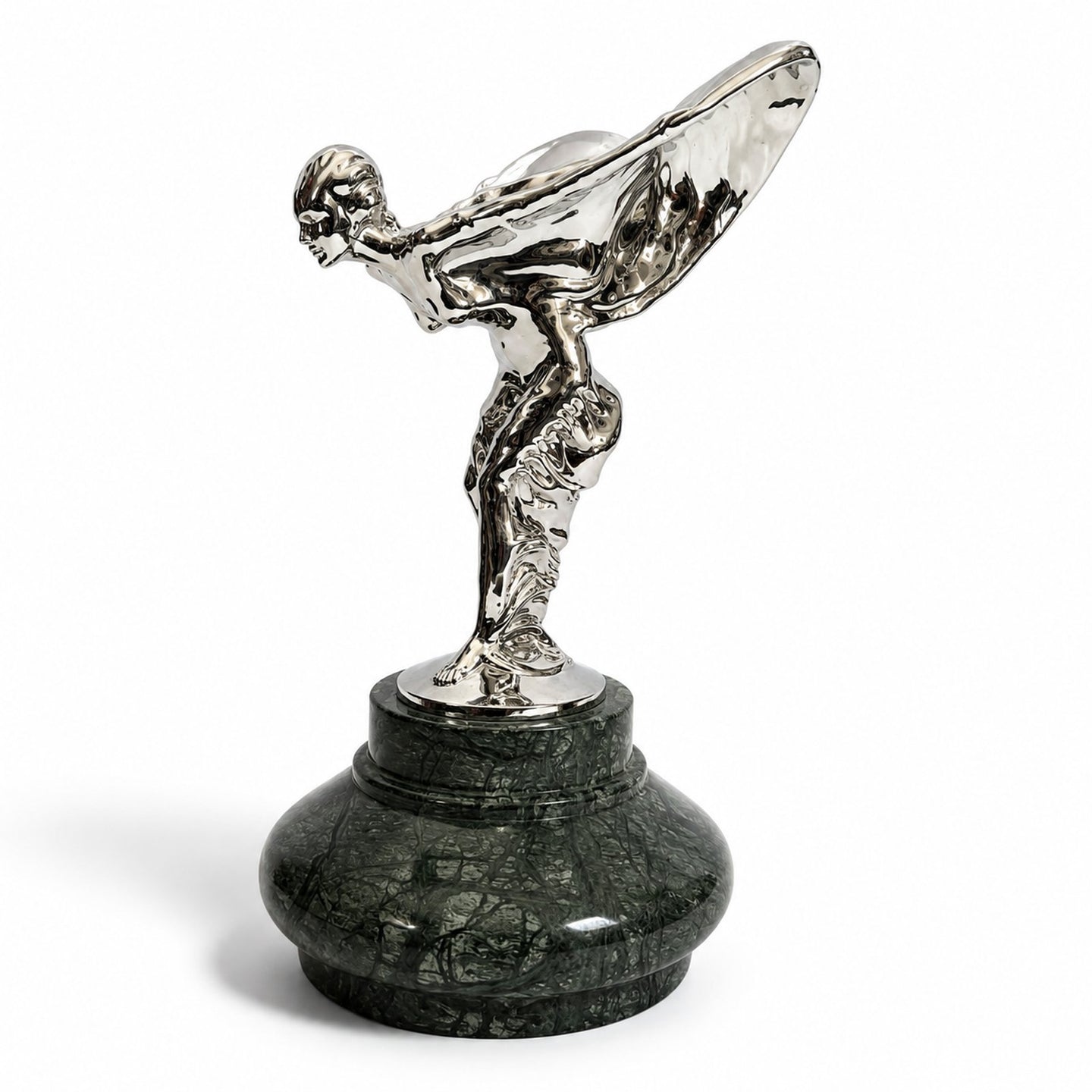 Spirit of Ecstasy Bronzefigur – verchromte Kühlerfigur auf grünem Marmorsockel