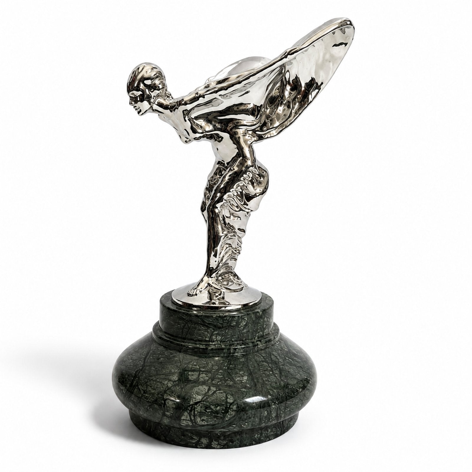 Spirit of Ecstasy Bronzefigur – verchromte Kühlerfigur auf grünem Marmorsockel
