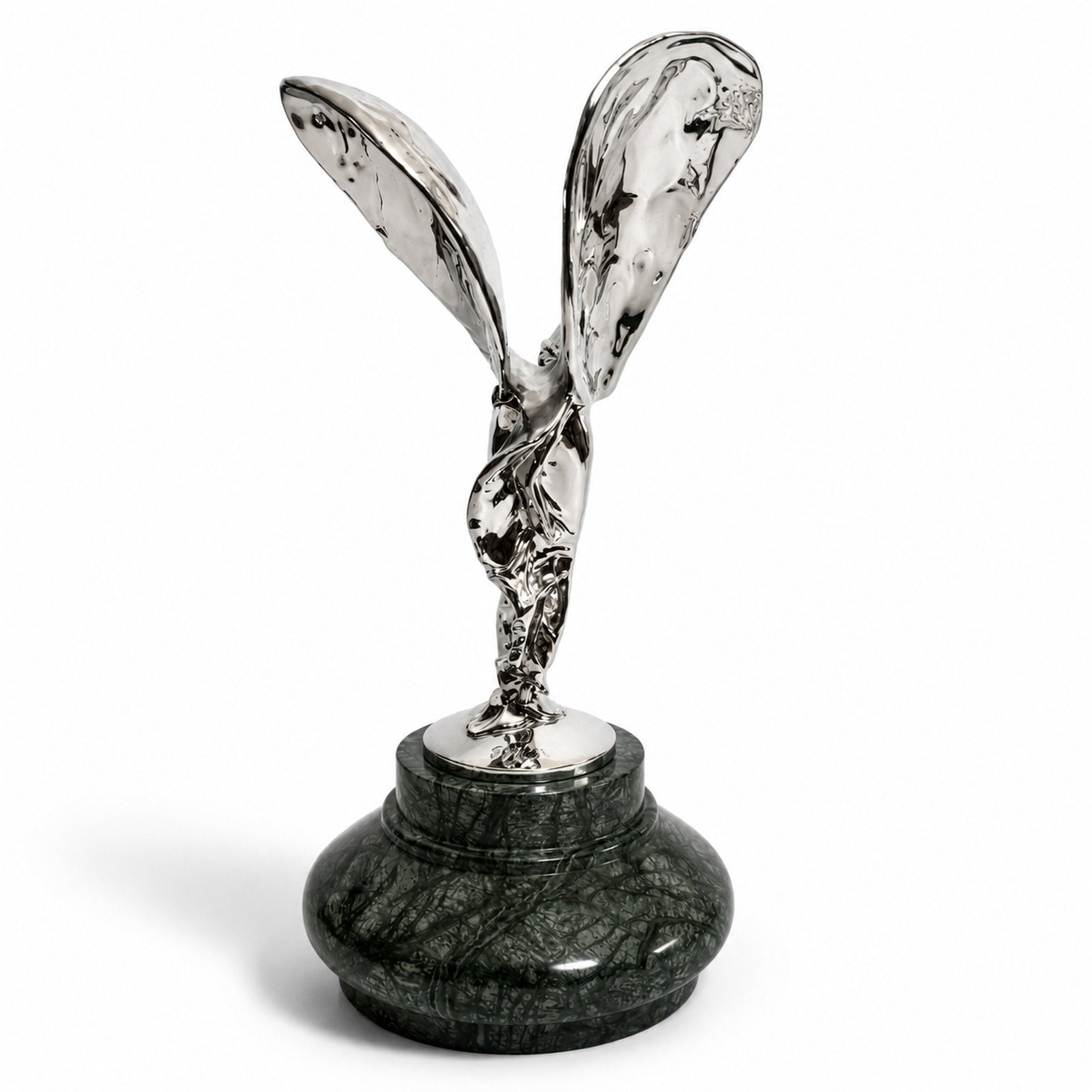 Spirit of Ecstasy Bronzeskulptur – rückseitige Gesamtansicht auf Marmorsockel